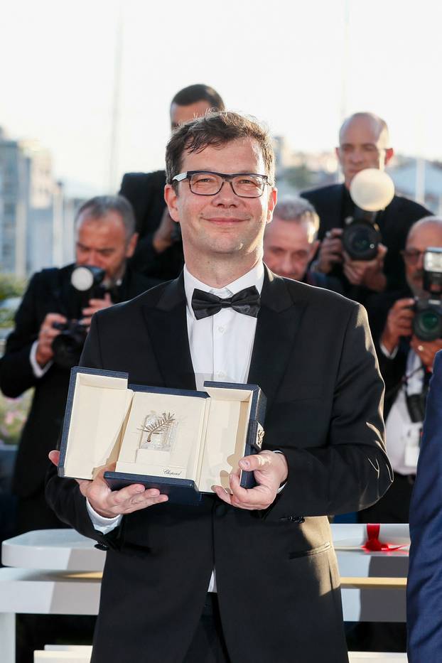 Photocall des palmes lors du 77ème Festival International du Film de Cannes au Palais des Festivals à Cannes