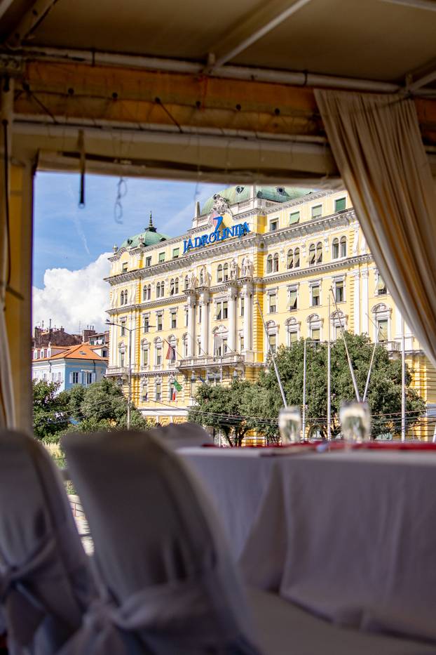 FOTO Zavirite u prvi brod-hotel u Hrvatskoj: Noćenje na ovom brodu u Rijeci ima posebnu čar