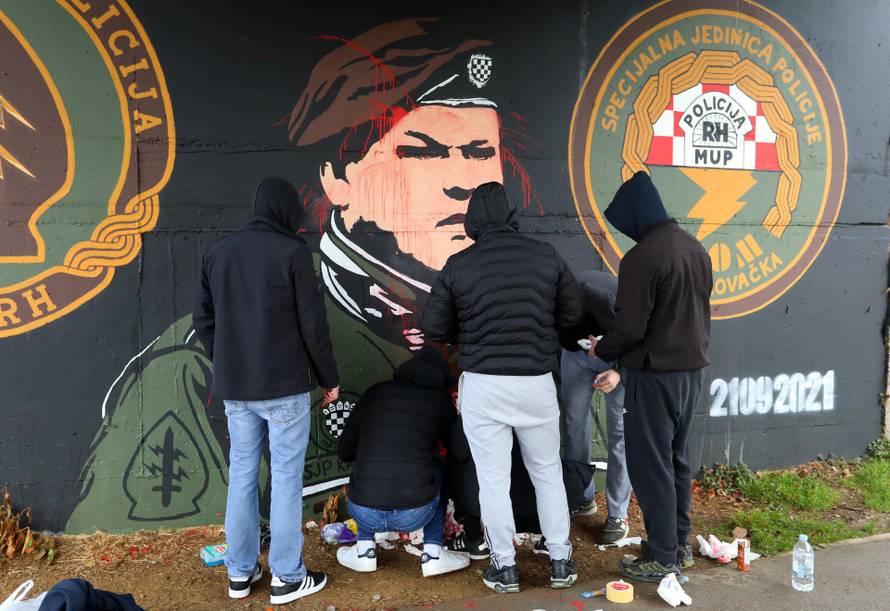 Karlovac: Tijekom noći mural Miši Hrastovu zaliven je crvenom bojom