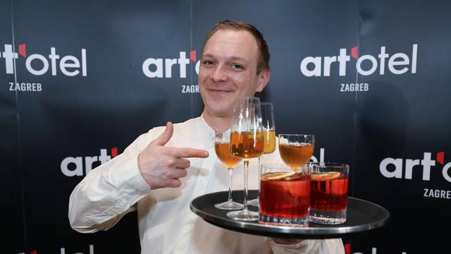 Zagreb: Predstavljanje restorana Yezi u sklopu hotela Artotel 