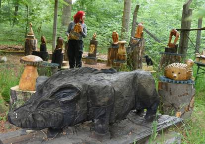 Köhlerliesel" as chainsaw artist