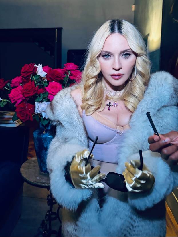 FOTO Što su poznate dame radile na Valentinovo: Evo koja je imala najmanje tange...