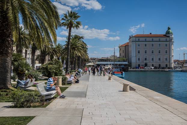 Proljetni ugođaj na Splitskoj Rivi