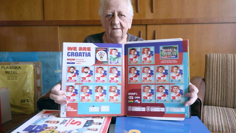 VIDEO Dunja (82) iz Zagreba skuplja nogometne sličice: Sve albume imam, skupljam od '86!