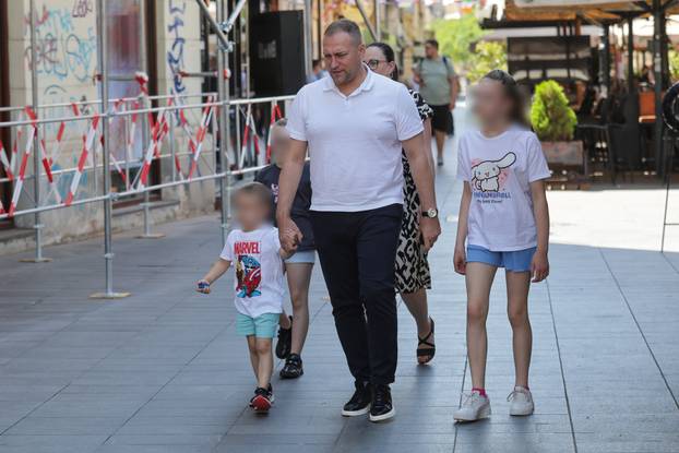 FOTO Prosinečki, Kekin i ministri uhvaćeni na špici: Evo fotki