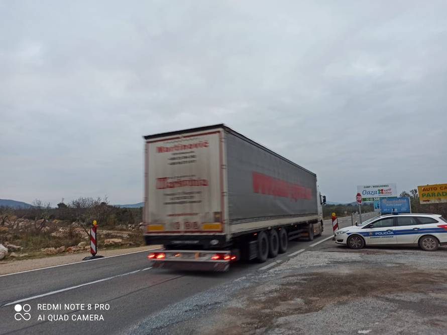 Policija kontrolira propusnice na punktovima: 'Građani su dosad predali čak 96.000 zahtjeva'