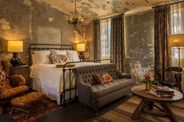 Luksuzni hotel u prostoru stare pivovare nudi čak 3500 knjiga