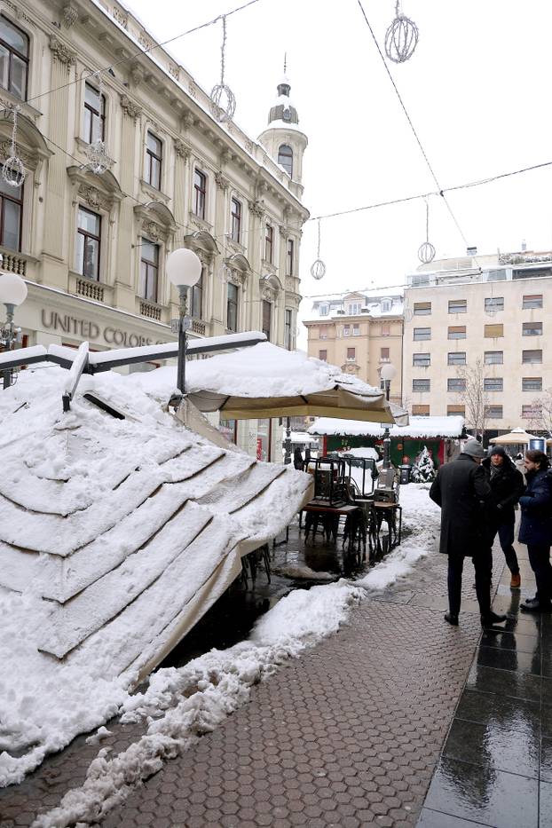 Zagreb: Pod teretom snijega urušila se tenda kafića u Bogovićevoj