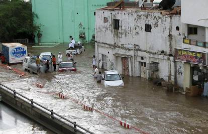 Saudijska Arabija: 77 ljudi poginulo je u poplavama