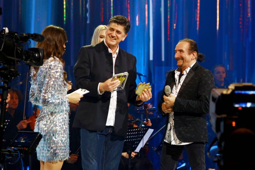 Amulić: Ne znam ništa o golim fotkama koje kruže internetom