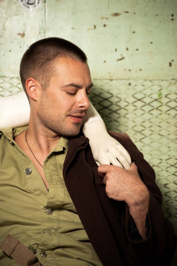 FOTO Ovo još niste vidjeli! Evo kako su naši slavni pozirali