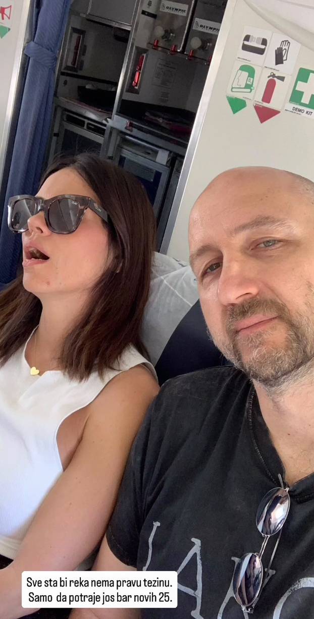 FOTO Viktorija i Dino Rađa imali srebrni pir: 'Još bar novih 25..'
