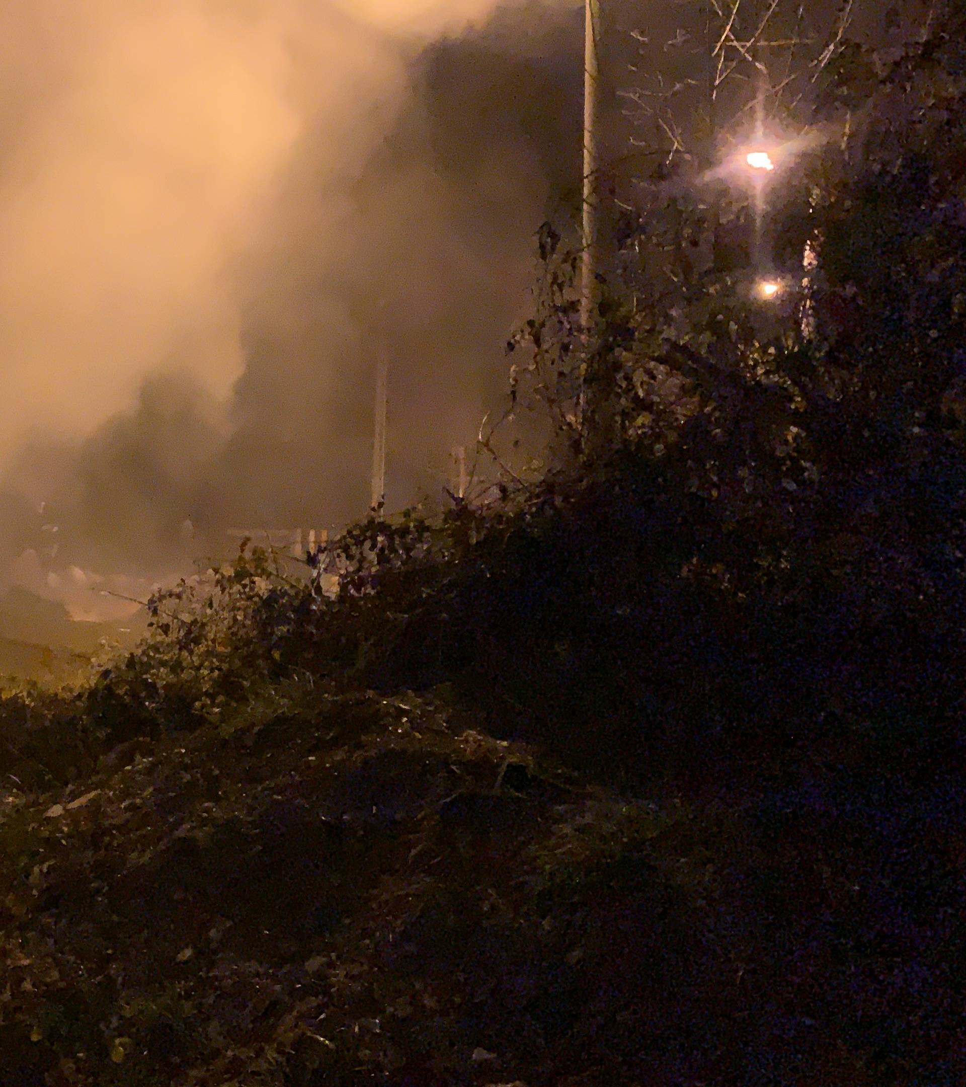 Planuo požar u Zagrebu na divljem odlagalištu kartona