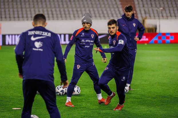 Split: Trening nogometaša reprezentacije Hrvatske na Poljudu