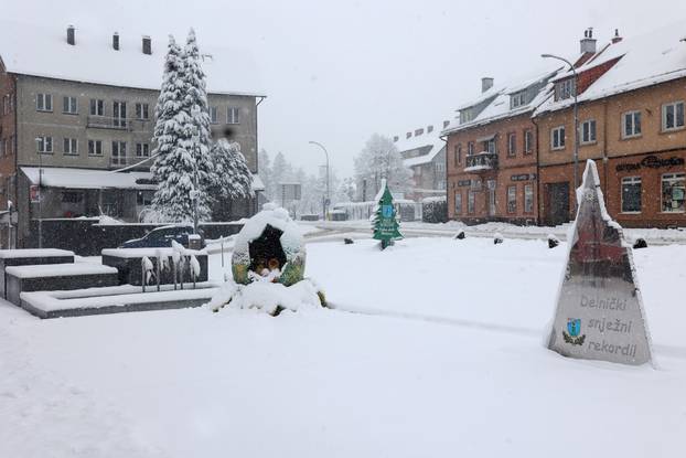 Zbog snijega otežan promet u Gorskom kotaru