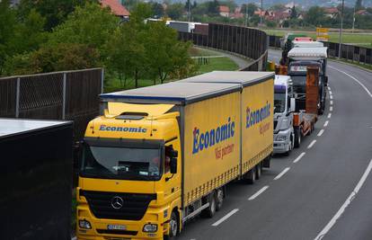 Vozači kamiona iz BiH najavili mogućnost blokade granice s Hrvatskom: 'Stanje je kaotično'