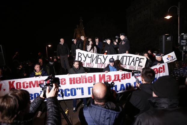 Beograd: Prosvjedni skup ispred zgrade Predsjedništva protiv izdaje Kosova i Metohije 