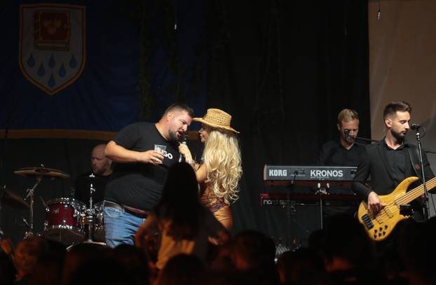 Gornja Bistra: Nastup Maje Šuput oduševio publiku na Bistranskoj Čušpazijadi