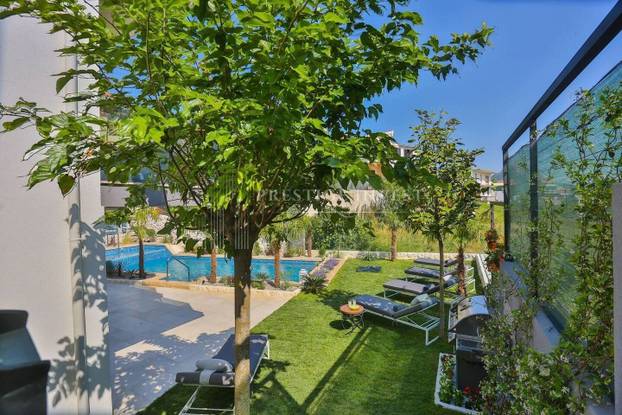 FOTO Kakva perverzija u Splitu! Vodeni raj i slike dizajnera. Ova vila se prodaje, a znamo i cijenu