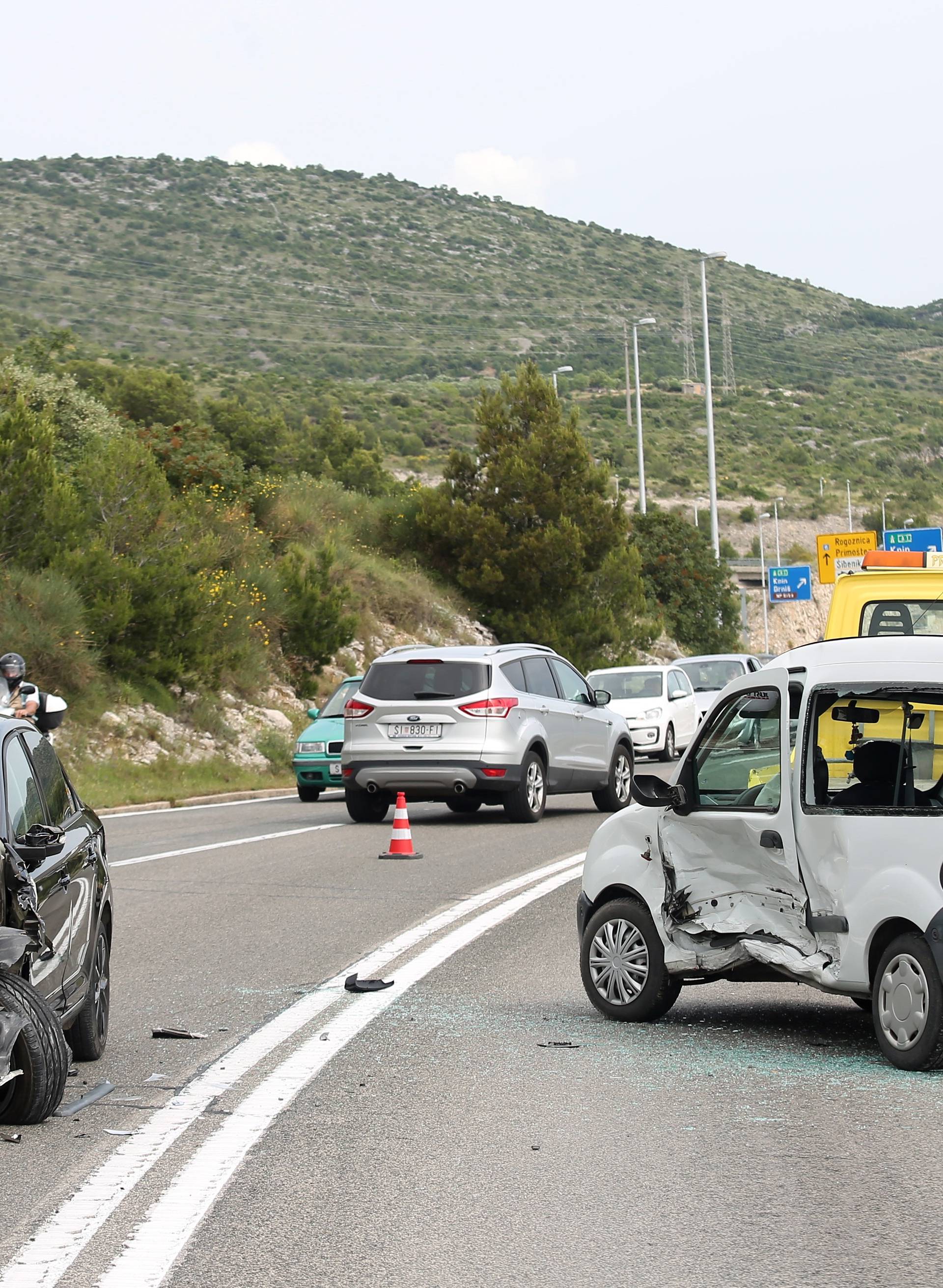 Sudar na šibenskoj obilaznici: Četvero ljudi lakše ozlijeđeno