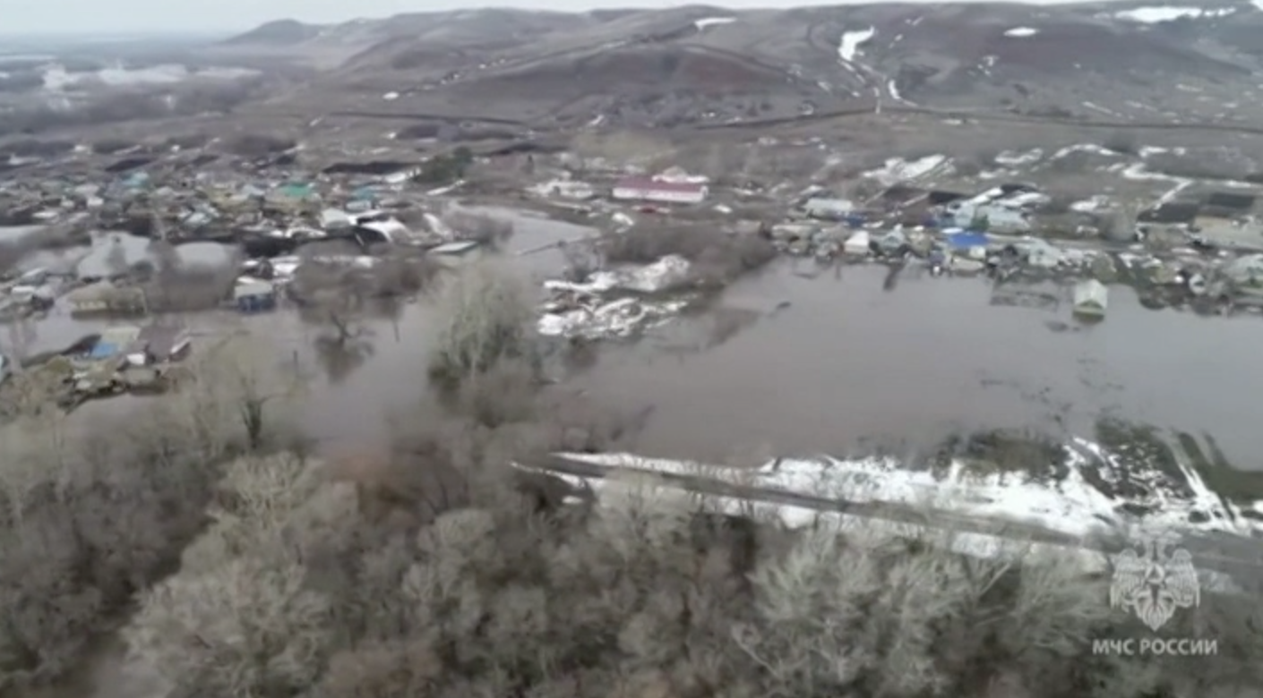 Dramatične snimke iz Rusije: Rekordne poplave na Uralu, tisuće ljudi ostalo bez domova