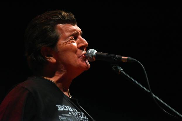 Pula: Bajaga opet oduševio publiku u Puli