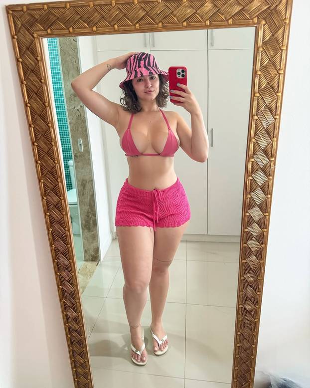 FOTO Bujna Brazilka zakukala: 'Imam mišiće i obline, to je idealno, ali dečki me se boje!'