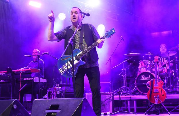 Koprivnica: Treću, završnu večer Pan festa mnogobrojne obožavatelje odusevio je Neno Belan & Fumensi