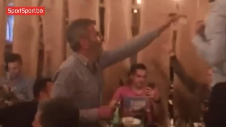 Baka kao Mamić! Novčanicama je proslavio naslov prvaka BiH