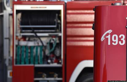 Požar u Velikoj Mlaki: Baterija zapalila električni bicikl, vatra se proširila na Teslu i BMW