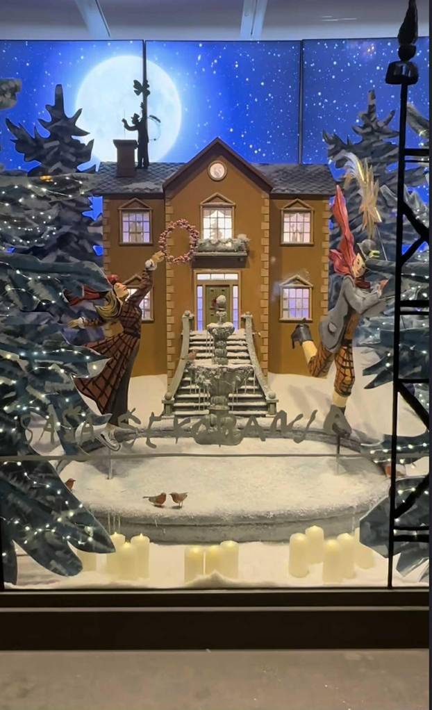 FOTO Šekoranjina blagdanska čarolija: Tihi dekor u izlozima i hotelima je pravi spektakl