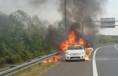 Zagreb: Zapalio se automobil na obilaznici, sam ga preradio?