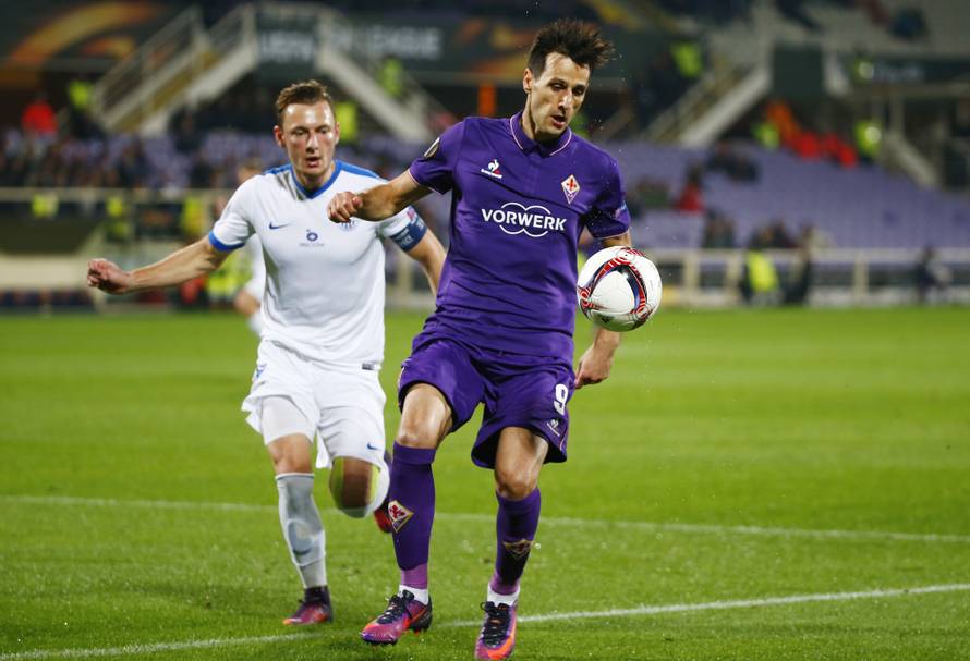 Fiorentina's Nikola Kalinic in action with Slovan Liberec's