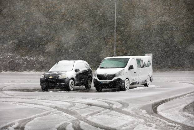 Platak: Prvi ovosezonski snijeg pao na Platku