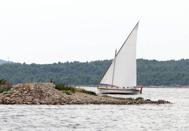 FOTO Čuvari stoljetne tradicije: Drveni brodovi utrkivali se na 'Regati za dušu i tilo' u Betini