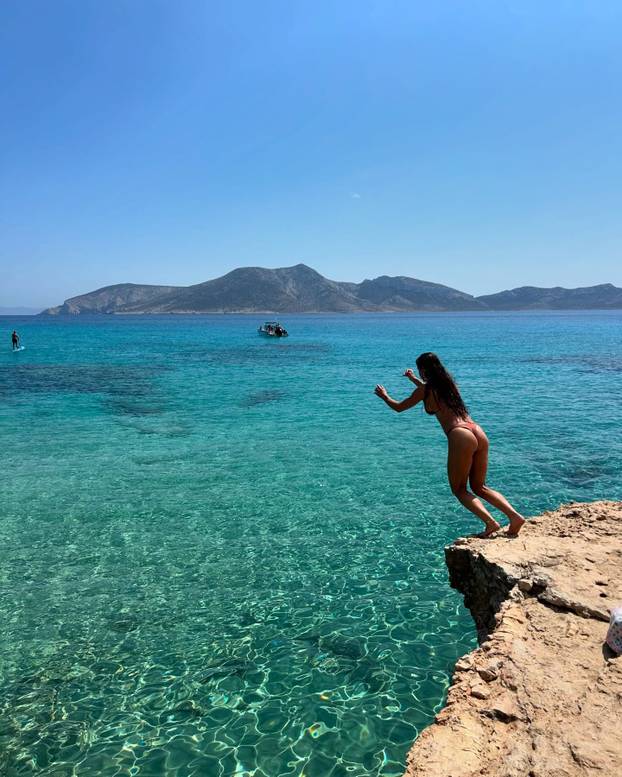 FOTO Boksačica izvadila silikone nakon 20 godina i preporodila se: 'Napokon volim svoje tijelo'