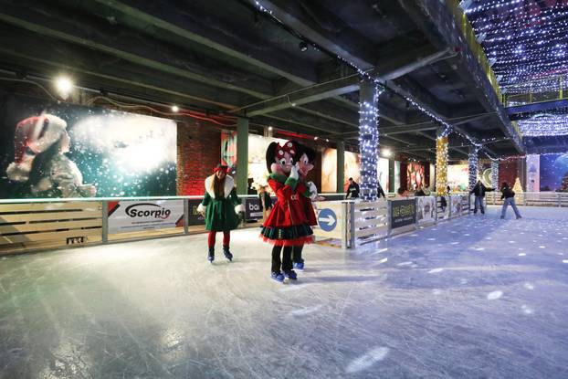 Rijeka: Otvoreno klizalište u zgradi Exportdrva