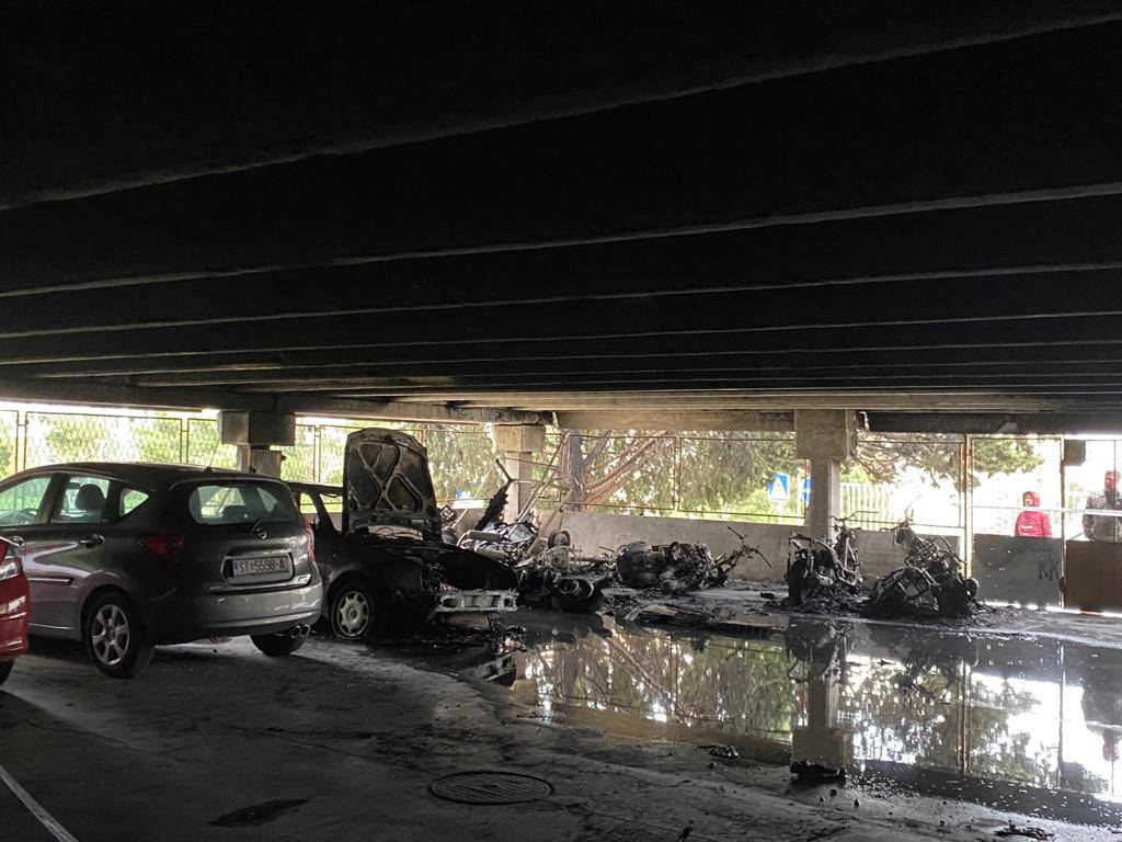 VIDEO Na Pujankama izgorjelo desetak vozila, garaža radi na crno i nema osnovne uvjete?!