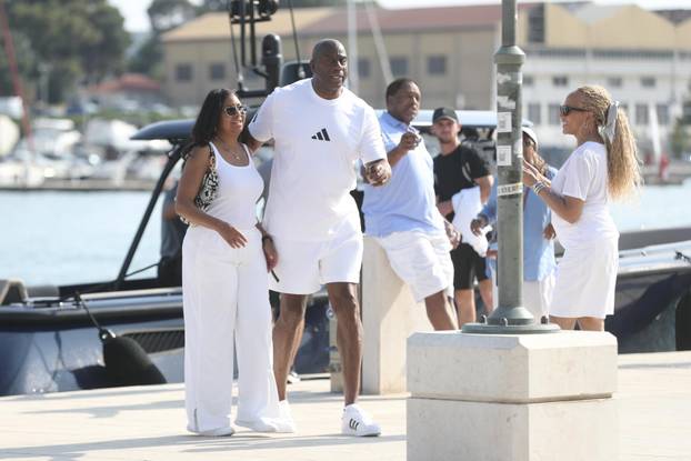 Trogir: Magic Johnson pozirao  i fotografirao se na rivi sa svojim prijateljima