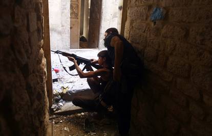 Bolesno: Vojnici u Siriji pucali na trudnice, gađali su fetuse...