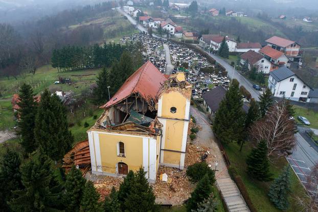 Crkva Uzvišenja Svetog Križa u Kravarskom stradala u potresu