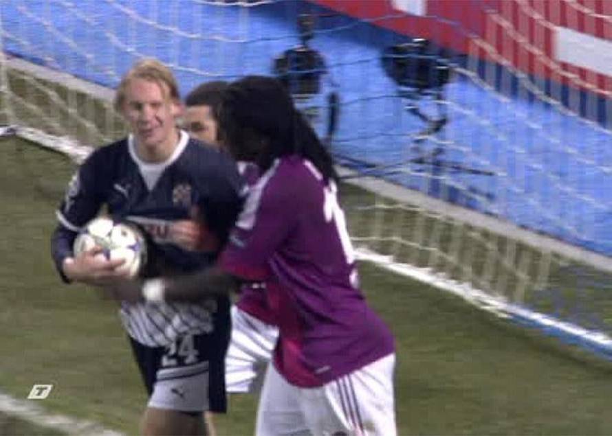 Vida namignuo Gomisu, Frank de Boer sumnja u namještanje!