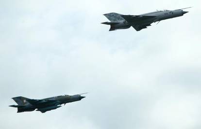 MiG-ovi probijaju zvučni zid: Detonacije su uplašile građane