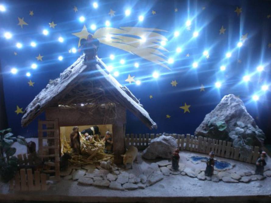 Šaljite fotografije božićnih jelki i osvojite vrijednu nagradu...