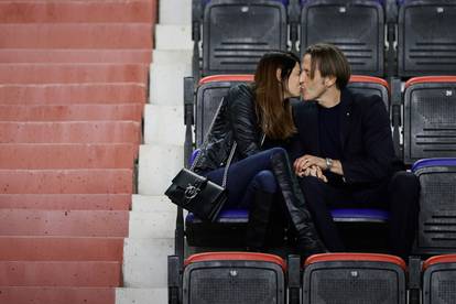 Split: Hajdukov trener Paolo Tramezzani sa suprugom Elisom nakon utakmice na tribini