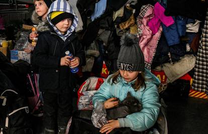 Papin izaslanik za Ukrajinu radi na 'mehanizmu' kojim će osigurati  povratak otete djece