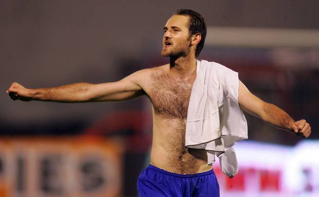 ARHIVA - 2006. Zagreb: Vatreni i "maksimirska krtica" srušili su Englesku 