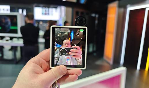 VIDEO Isprobali smo potpuno druga&ccaron;iji telefon:  Mini IKKO ima dva OS-a i preklopnu kameru