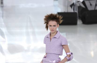 Sportski duh u visokoj modi: Givenchy i Chanel tenisice