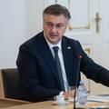 Plenković: Jutros smo ministar Beroš i ja posjetili Banožića. Još uvijek je na intenzivnoj skrbi